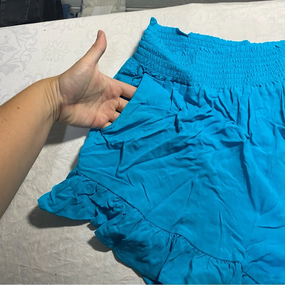 EUC Love & Piece Size Large High Waist‎ Blue Ruffle Shorts